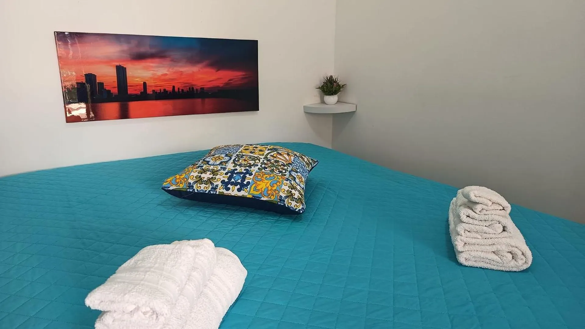 Rosso Corallo Home A Soli Tre Minuti Dal Mare Disponibile Piano Terra Indipendente Sul Golfo Di Castellammare ألكامو مارينا إيطاليا